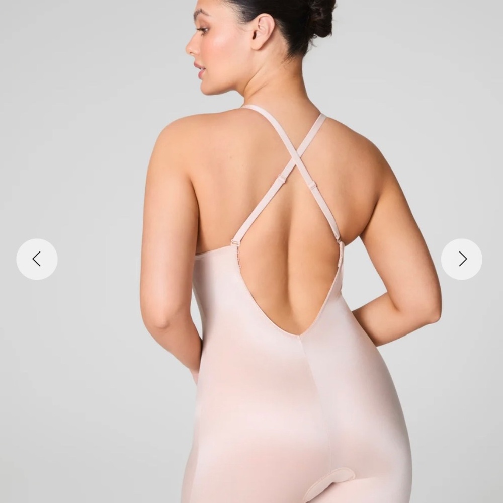 SPANX Plunge Low Back Mid Thigh Bodysuit - Size M - Picture 6 of 7